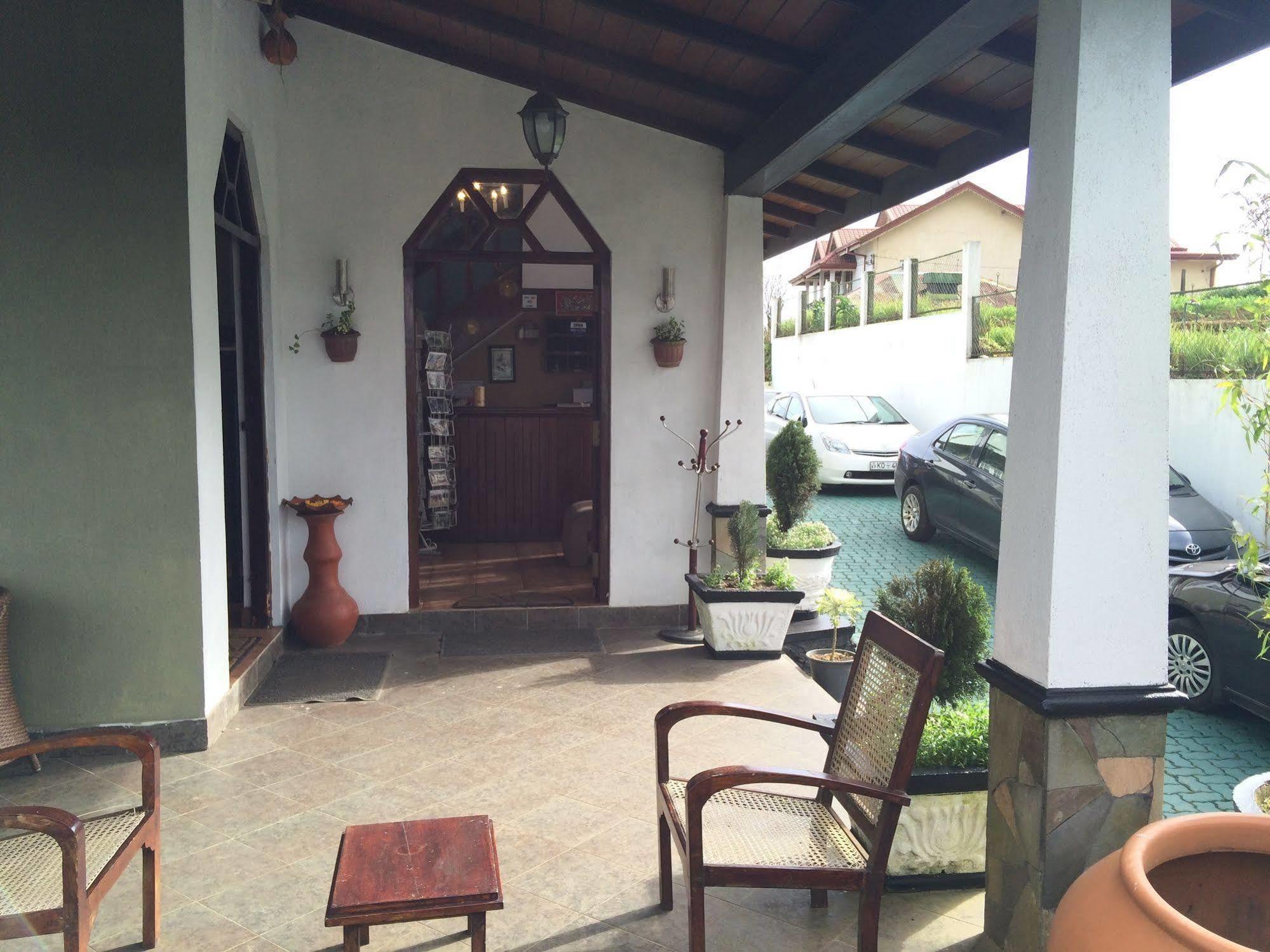 Binota Hotel Nuwara Eliya Buitenkant foto