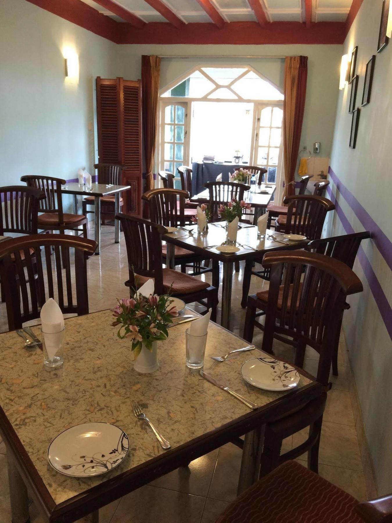 Binota Hotel Nuwara Eliya Buitenkant foto