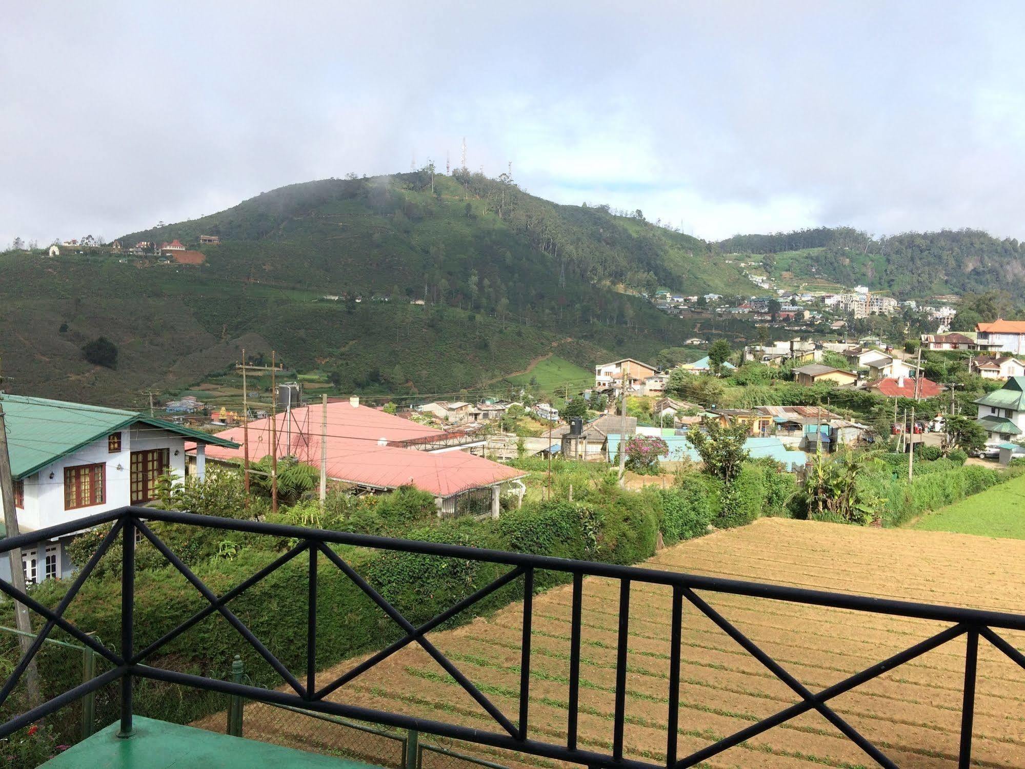 Binota Hotel Nuwara Eliya Buitenkant foto
